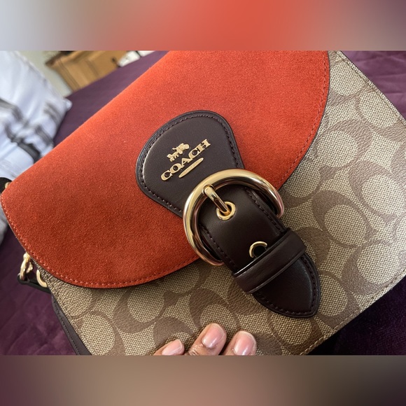 Coach Handbags - Coach Kleo Shoulder Bag in Signature Canvas